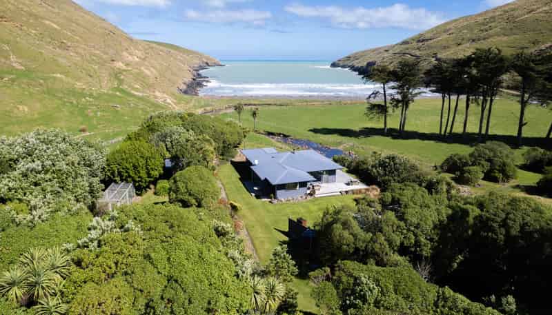904 Te Oka Bay Road, Little River