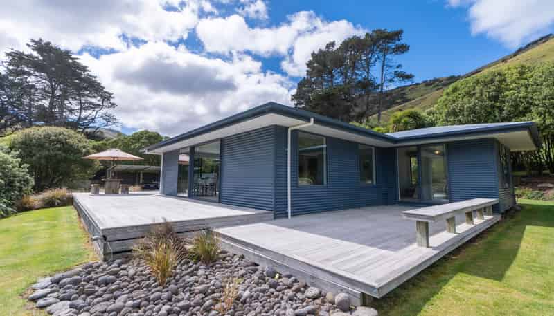 904 Te Oka Bay Road, Little River