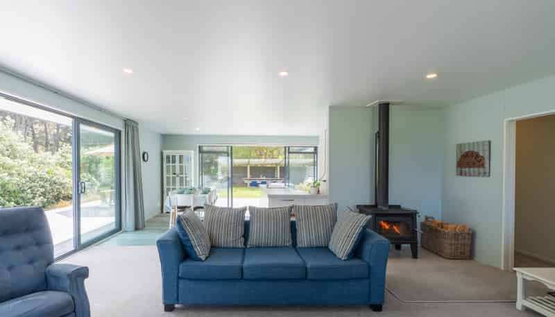 904 Te Oka Bay Road, Little River