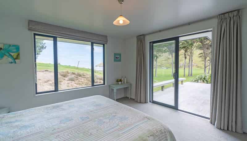 904 Te Oka Bay Road, Little River