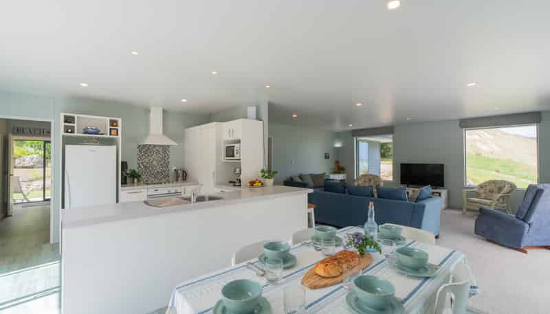 904 Te Oka Bay Road, Little River