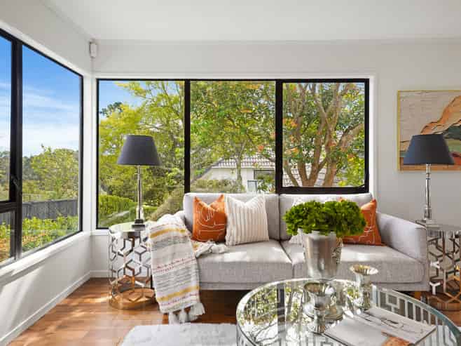 1A Charles Fox Place, Saint Johns