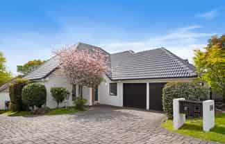 1A Charles Fox Place, Saint Johns