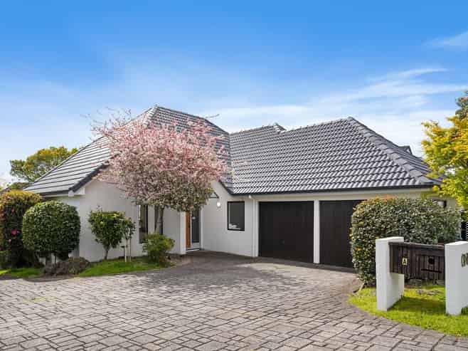 1A Charles Fox Place, Saint Johns