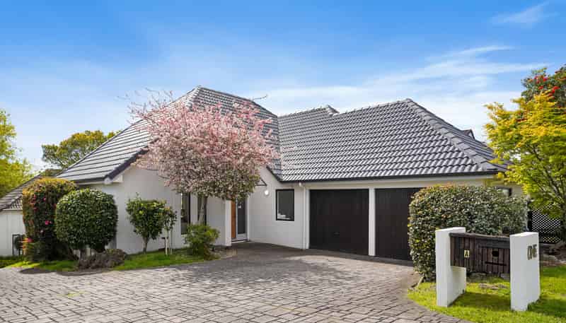 1A Charles Fox Place, Saint Johns