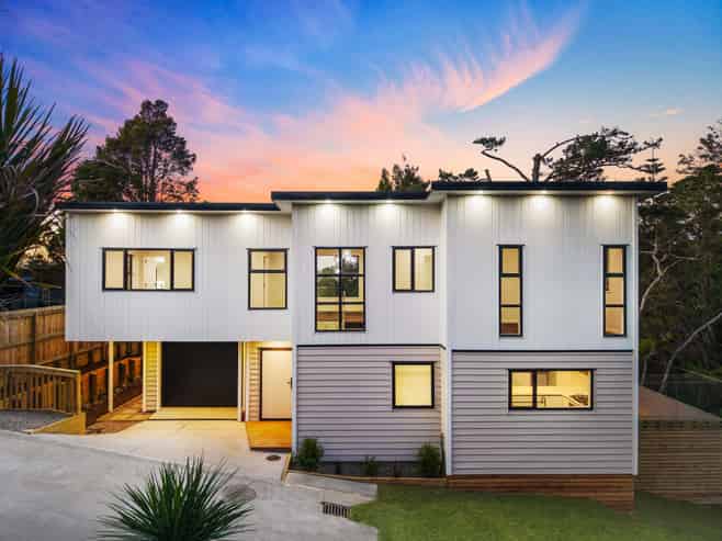 27A Fairmount Road, Titirangi