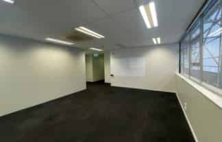 76sqm Bright & modern office space