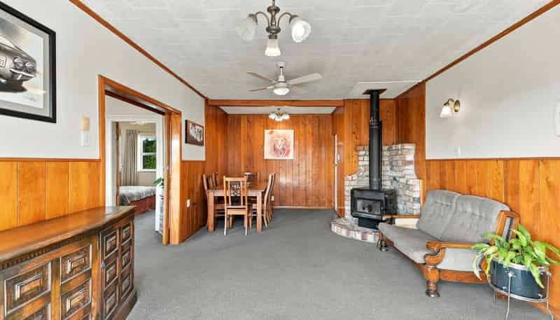 2059 State Highway 16, Helensville