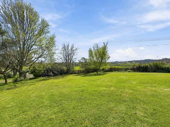 2059 State Highway 16, Helensville