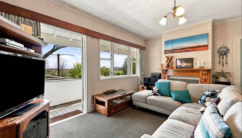 2059 State Highway 16, Helensville