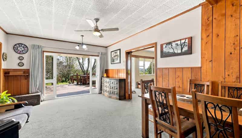 2059 State Highway 16, Helensville