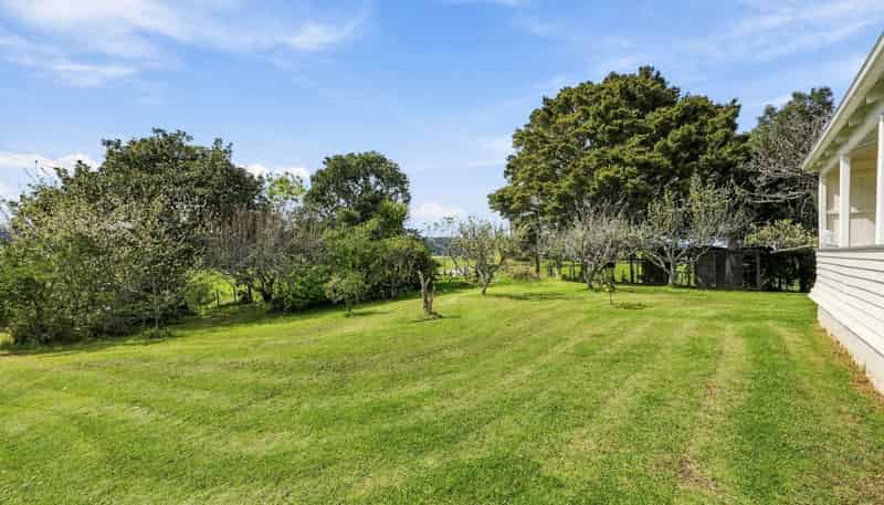 2059 State Highway 16, Helensville