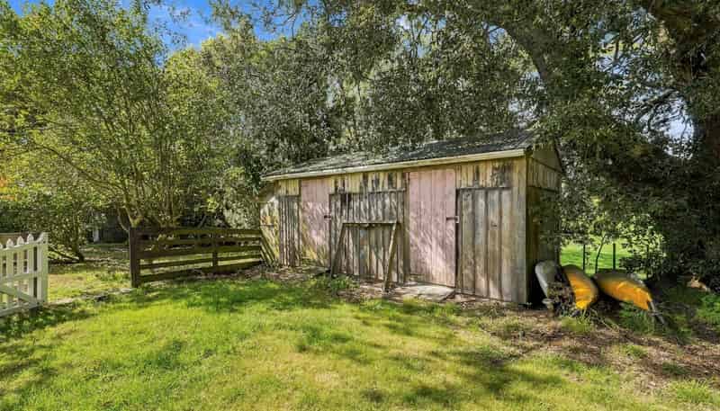 2059 State Highway 16, Helensville