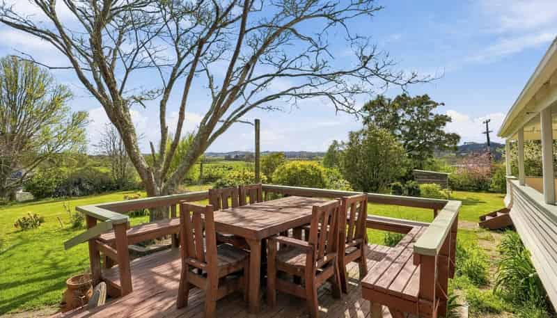 2059 State Highway 16, Helensville