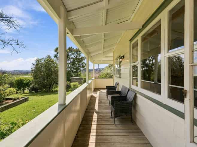 2059 State Highway 16, Helensville