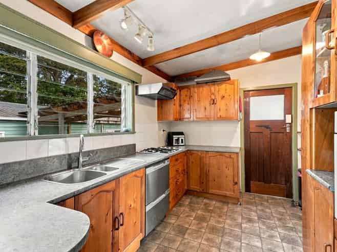 2059 State Highway 16, Helensville