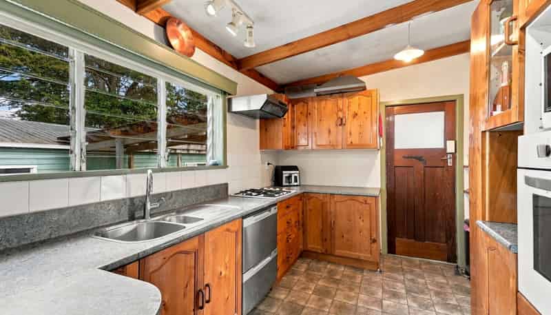 2059 State Highway 16, Helensville