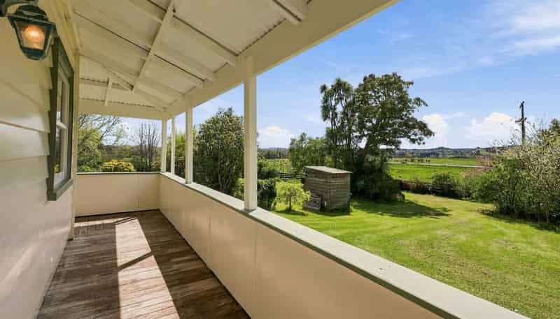 2059 State Highway 16, Helensville