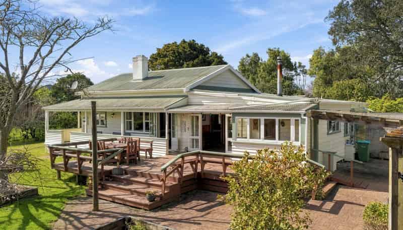 2059 State Highway 16, Helensville