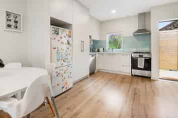 5A Sun Valley, Hatfields Beach