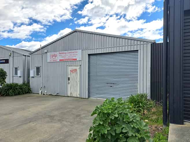 Small Warehouse/Workshop-Great Central Location