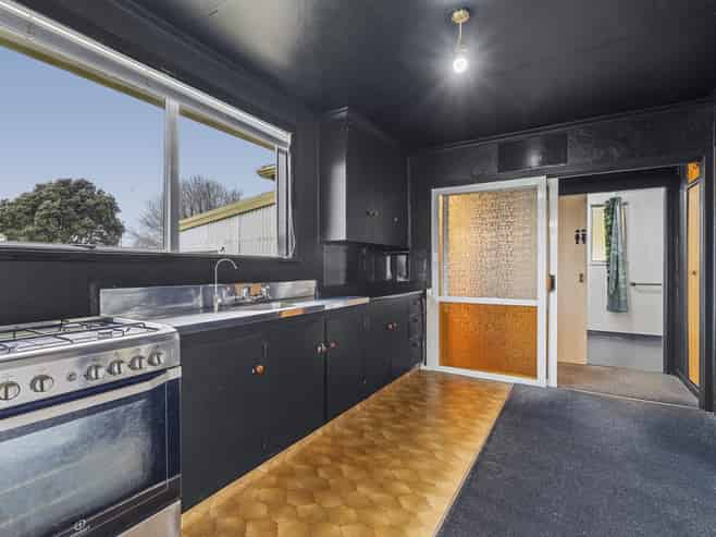 82 Strange Street, Waitara