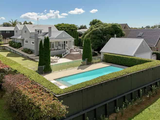 69 Grace Road, Avenues