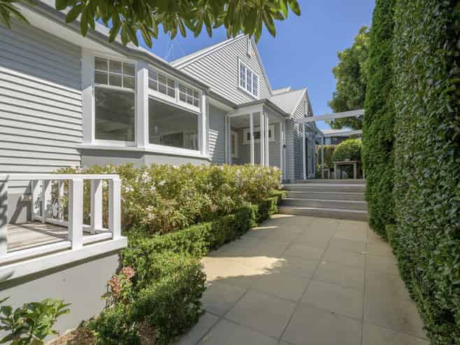 69 Grace Road, Avenues