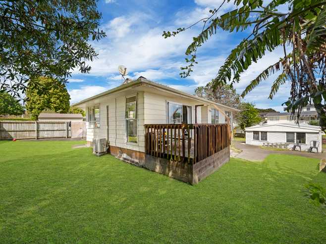 24 Frobisher Way, Clendon Park