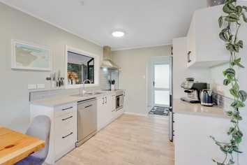 22B Cowley Drive, Temple View