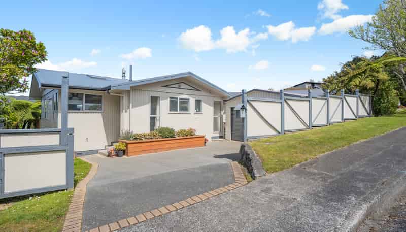 7 Gainsborough Grove, Belmont