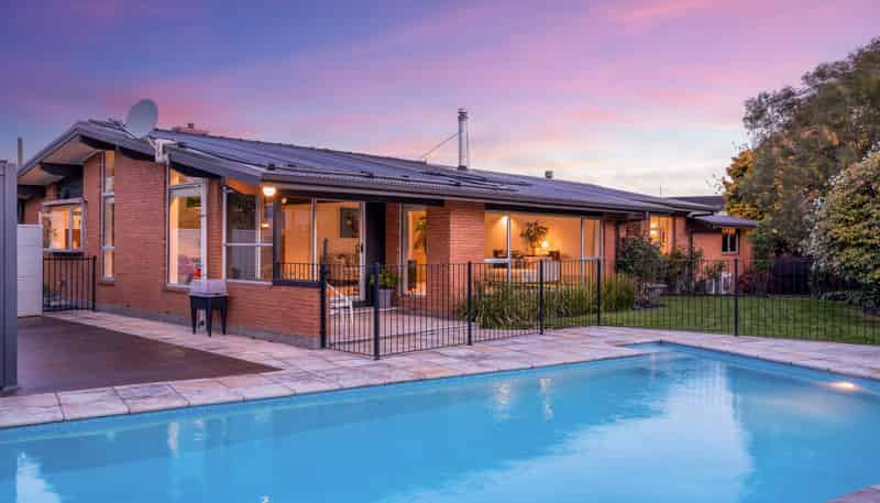 6 Rutherglen Avenue, Ilam