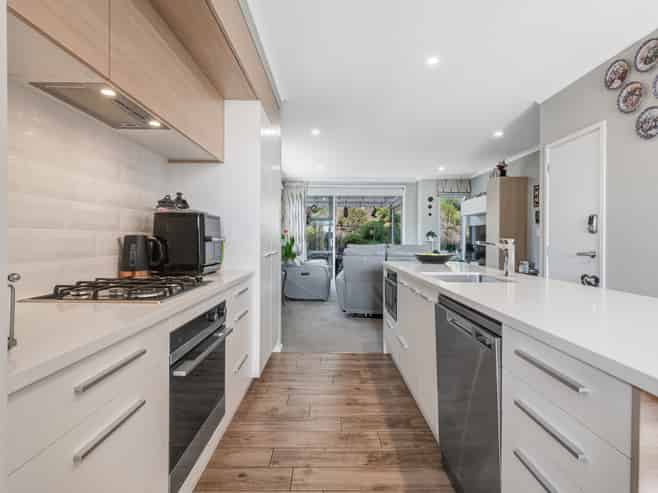 21 Sanremo Lane, Stanmore Bay