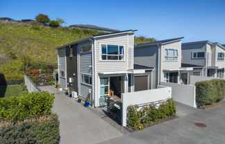 21 Sanremo Lane, Stanmore Bay