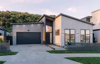 30 Streamview Way, Long Bay