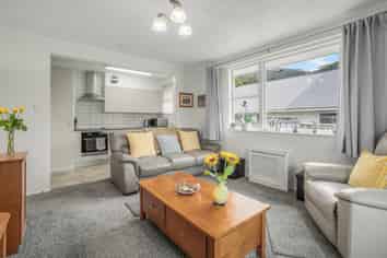 5/250 Muritai Road, Eastbourne