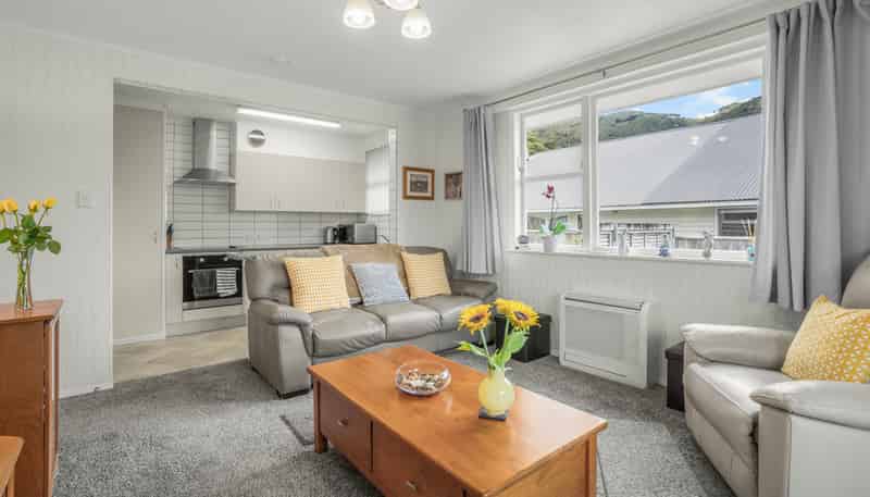 5/250 Muritai Road, Eastbourne