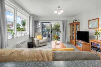 5/250 Muritai Road, Eastbourne