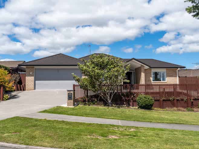 86 Mataroa Crescent, Flagstaff