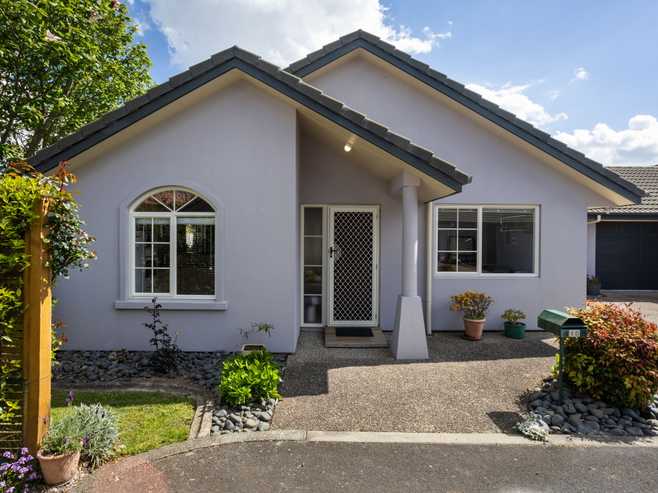 10/16 Rototuna Road, Flagstaff