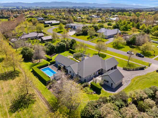 10 Fairway Drive, Martinborough