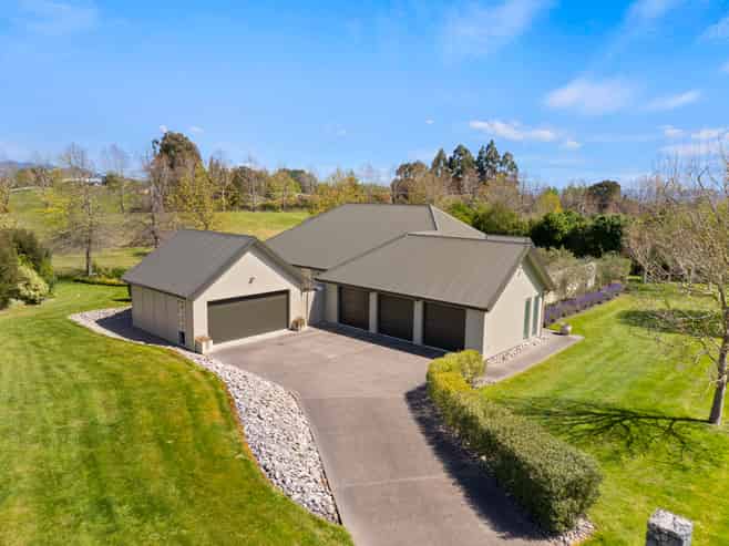 10 Fairway Drive, Martinborough