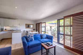 1F/3-7 Fourth Avenue, Onetangi