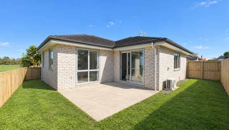 4/39 Saxbys Road, Deanwell