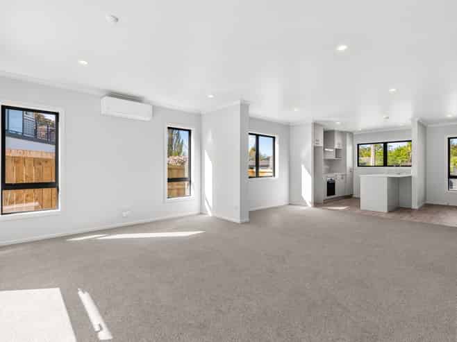 1 and 2/23 Wymer Terrace, Chartwell