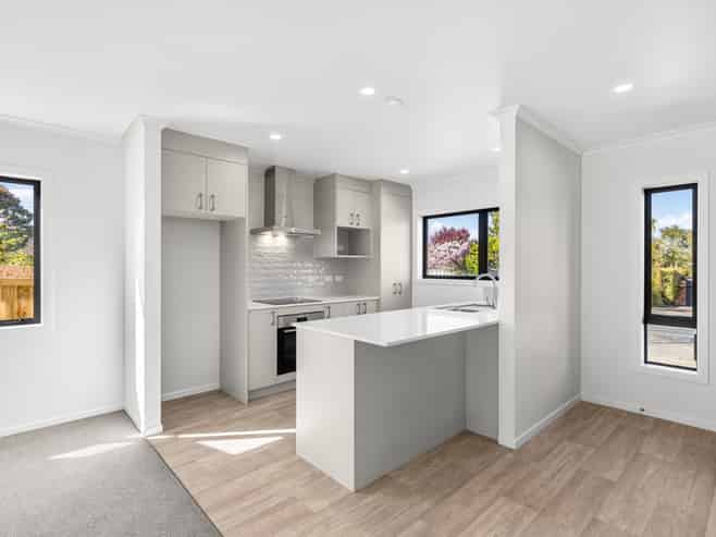 1 and 2/23 Wymer Terrace, Chartwell