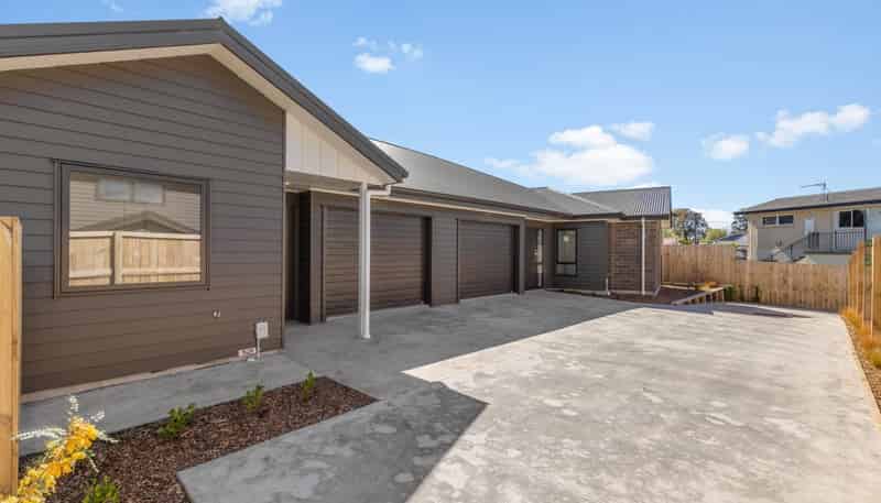 3 and 4/23 Wymer Terrace, Chartwell