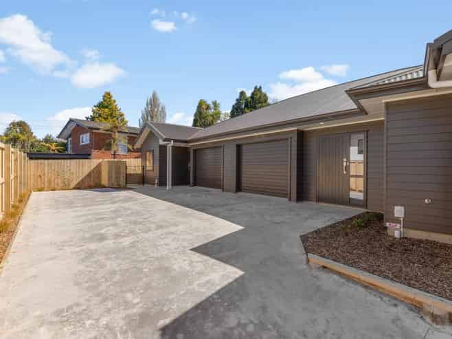 3 and 4/23 Wymer Terrace, Chartwell