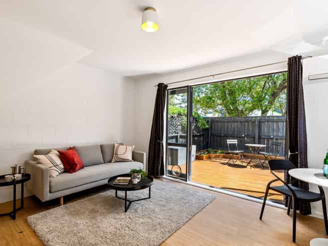7/17 Udy Street, Petone