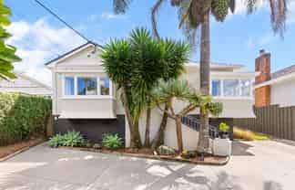 75 Owairaka Avenue, Mount Albert